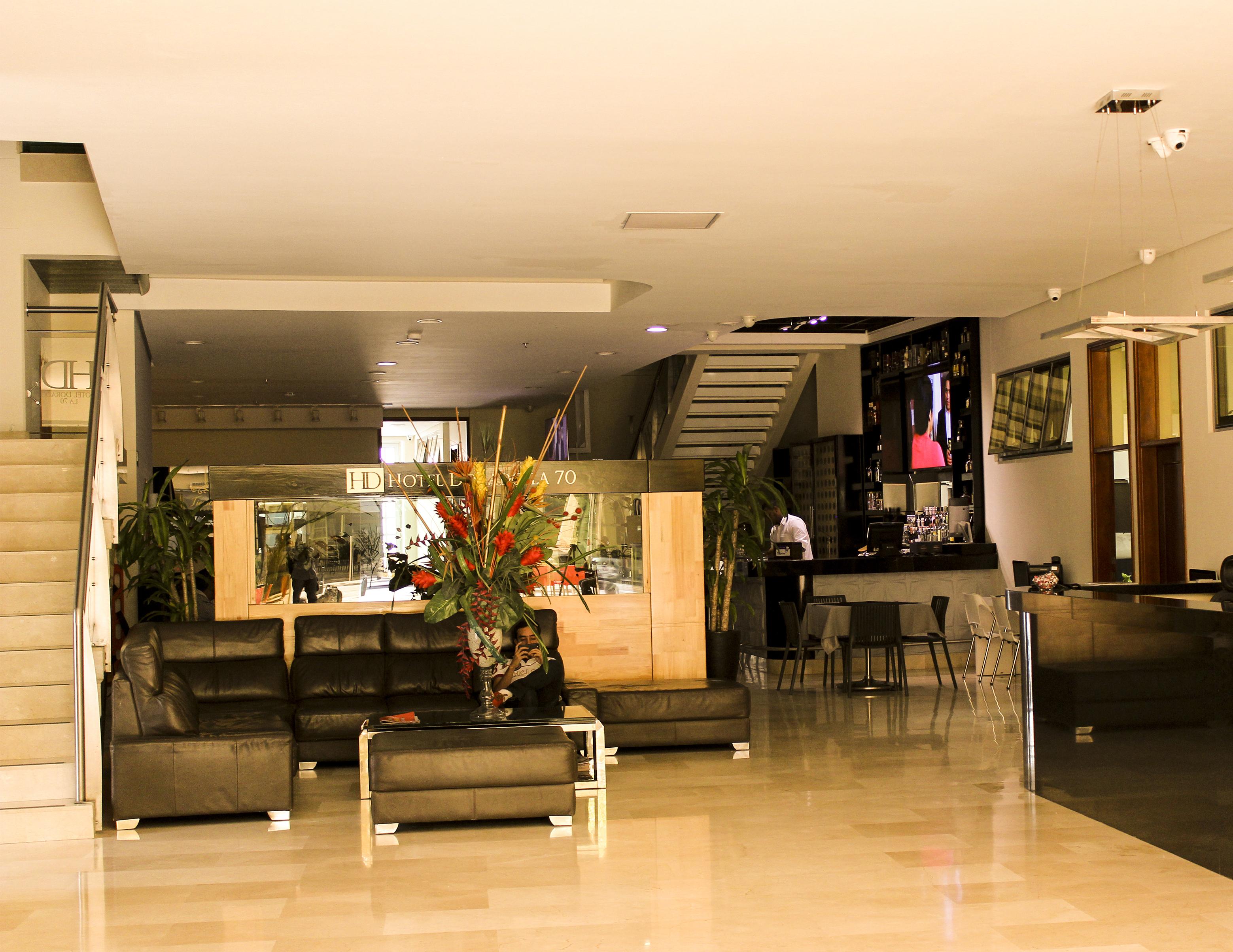 Hotel Dorado La 70 Medellin Bagian luar foto