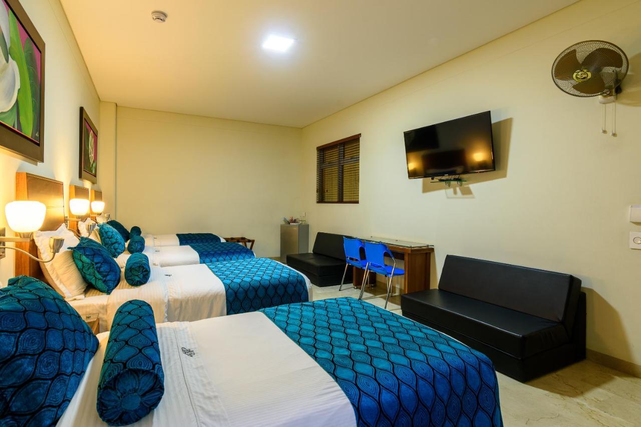 Hotel Dorado La 70 Medellin Bagian luar foto