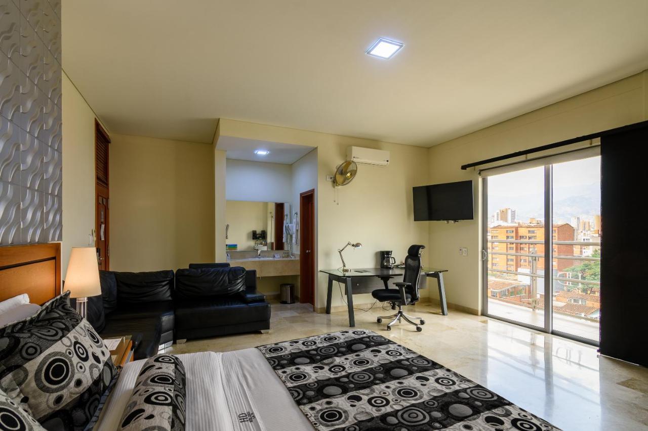 Hotel Dorado La 70 Medellin Bagian luar foto