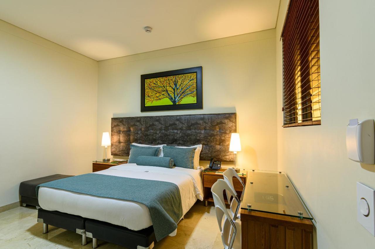 Hotel Dorado La 70 Medellin Bagian luar foto