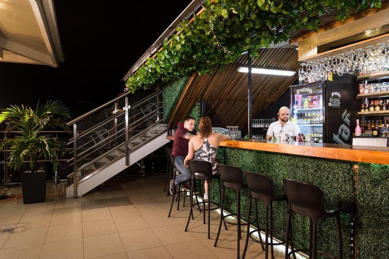 Hotel Dorado La 70 Medellin Bagian luar foto