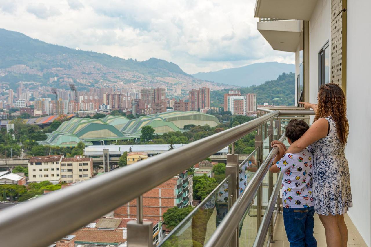 Hotel Dorado La 70 Medellin Bagian luar foto