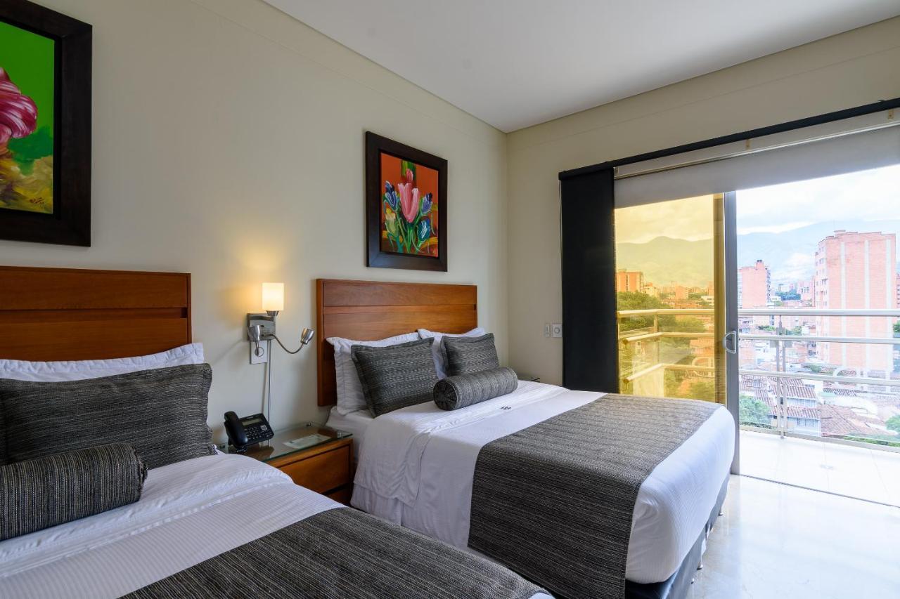 Hotel Dorado La 70 Medellin Bagian luar foto