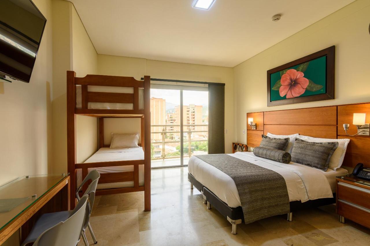 Hotel Dorado La 70 Medellin Bagian luar foto