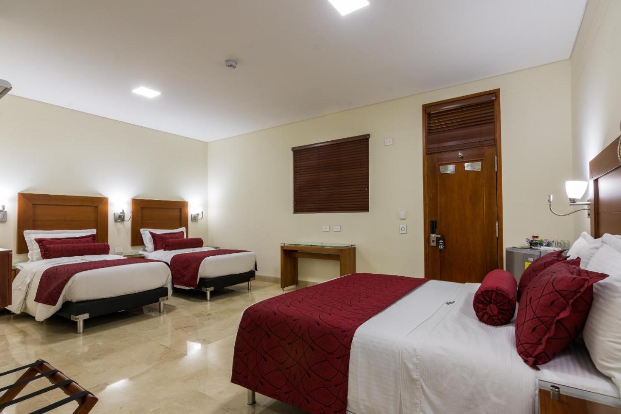 Hotel Dorado La 70 Medellin Bagian luar foto